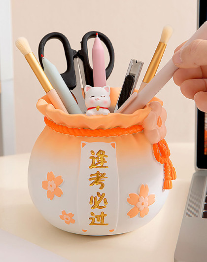 学生用品办公桌面装饰收纳笔架儿童礼物装饰樱花猫收纳笔筒摆件